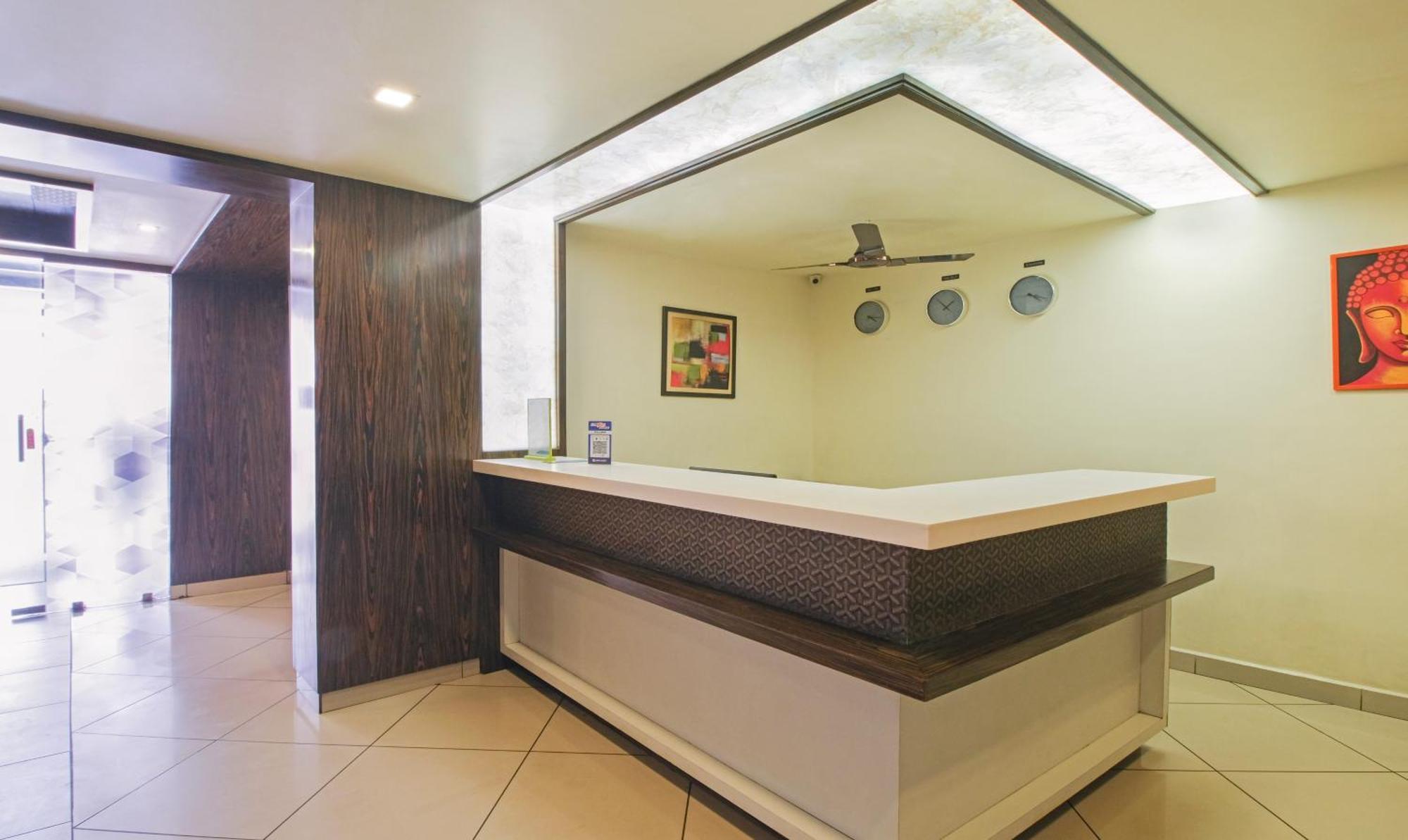 Itsy Hotels N Square Vijayawāda Buitenkant foto